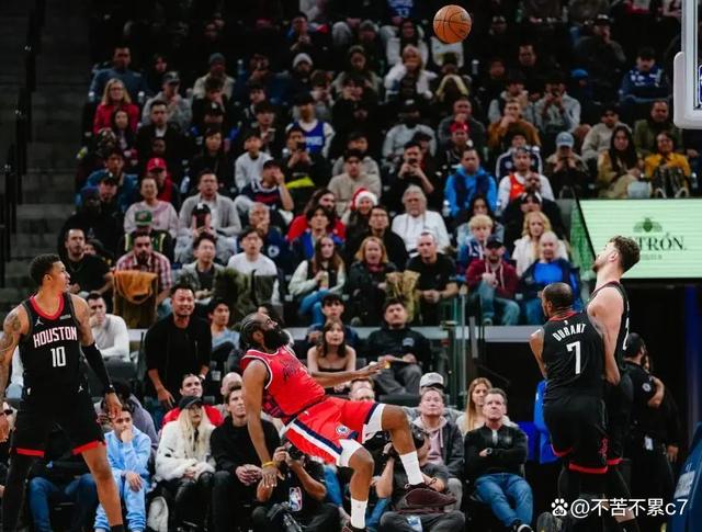 九游体育- 杜兰特关键节点出色防守,快船带队取胜的是谁 