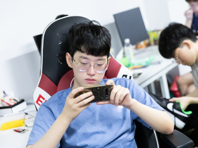 九游官方网站-关于Doinb新星挺进下一轮表现惊艳,勇士未来可期!的信息